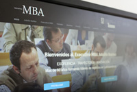 Pantalla mostrando el sitio de EMBA Perú